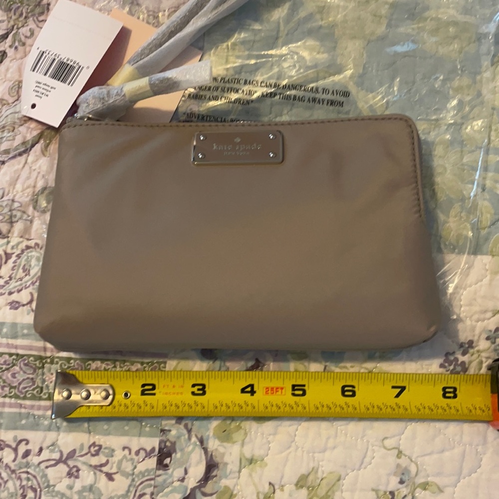 👛 NWT Kate Spade Nylon Wristlet